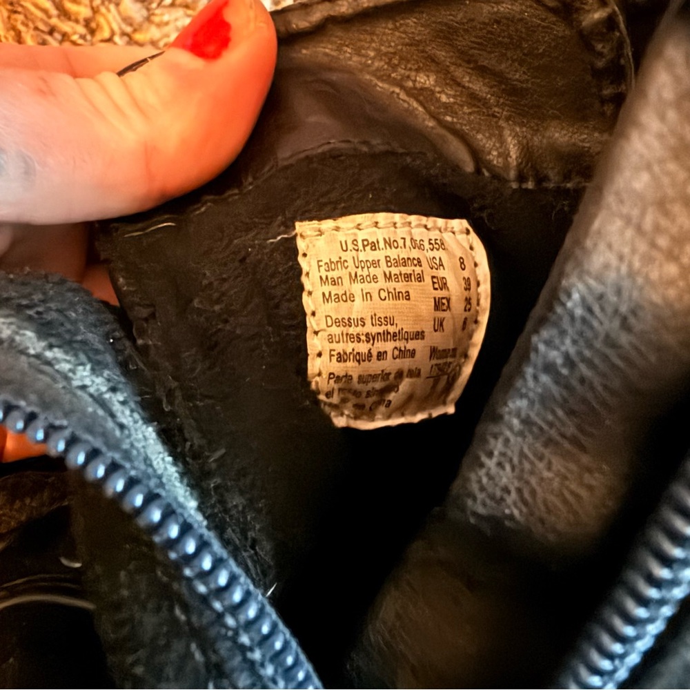 ❄️ Black Zip-Up Ankle Boots with Patterned Cuff - Picture 6 of 7